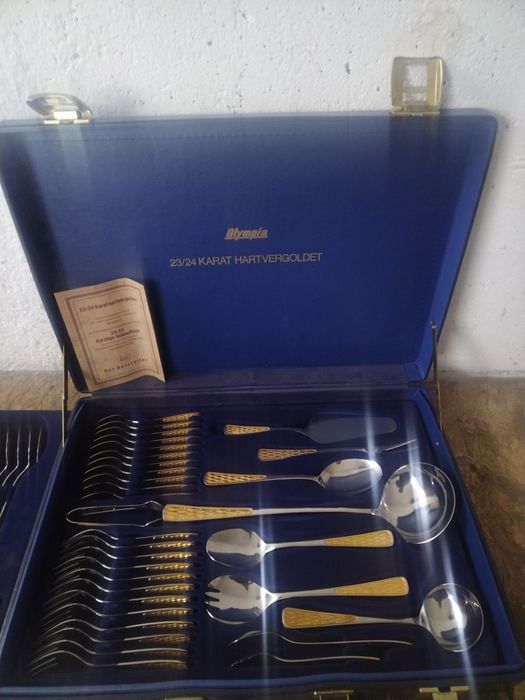 Комплект прибори за хранене 23/24 карата златно покритие 70 броя 
Olym