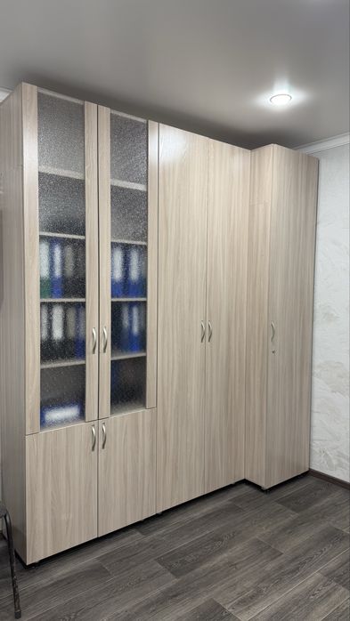 Шкафы для документов и одежды в офис