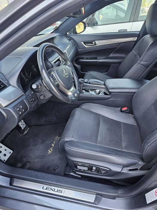 Автомобил Лексус GS 450h