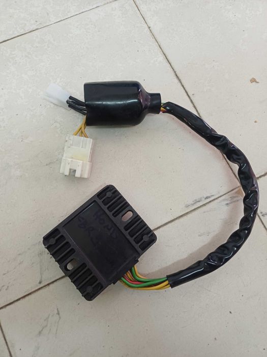 Продавам реле регулатор за honda 929rr