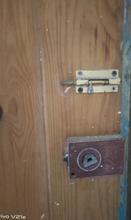 Дверь деревянная