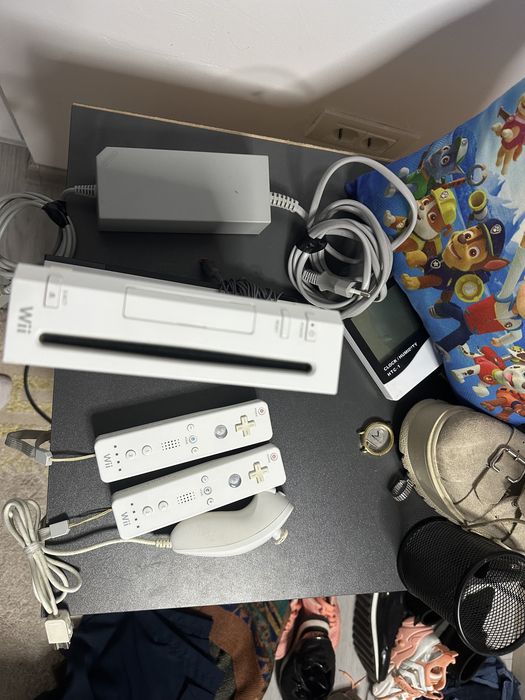 Consola wii cu tot ce se vede in poza