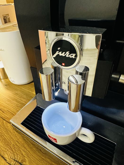 Aparat cafea espressor Jura Z6 - facelift + frigider lapte Jura