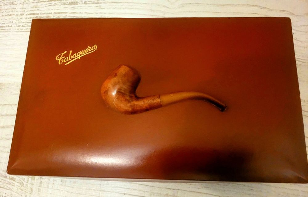 Vand/Schimb tabachera muzicala din lemn și piele,originala Cuba