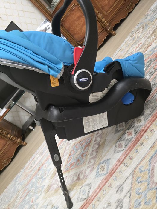 Автолюлька Graco SnugRide (автокресло)
