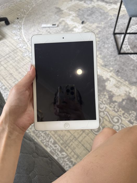 продам айпад 4, коробка есть