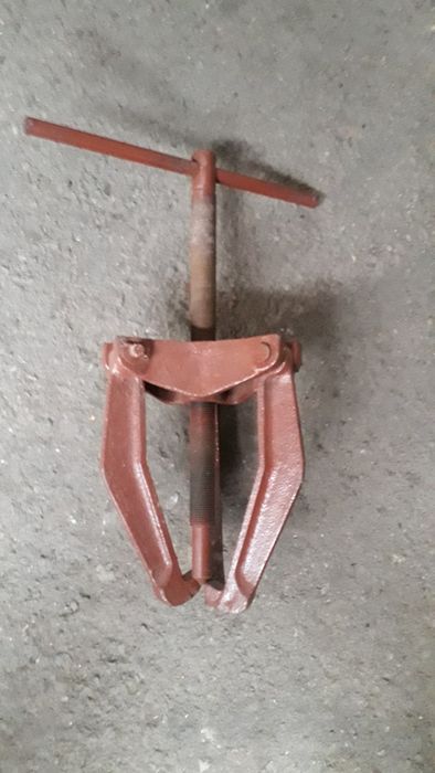 Продам задвижку и сьемник.