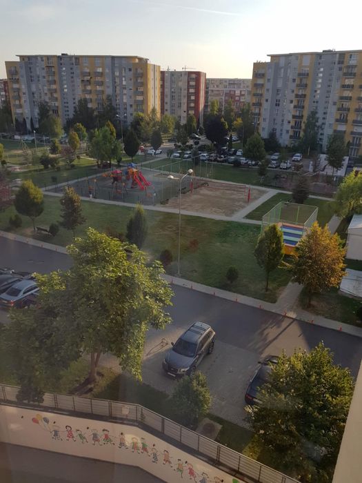 Proprietar - Inchiriez apartament 2 camere Avantgarden 3 cu parcare si