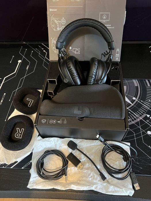 Se vând Logitech PRO X 2 Lightspeed Wireless Black în stare perfectă cu toate accesoriile extrem de puțin după cum se vede și pe ele .
Căștile vin îns
