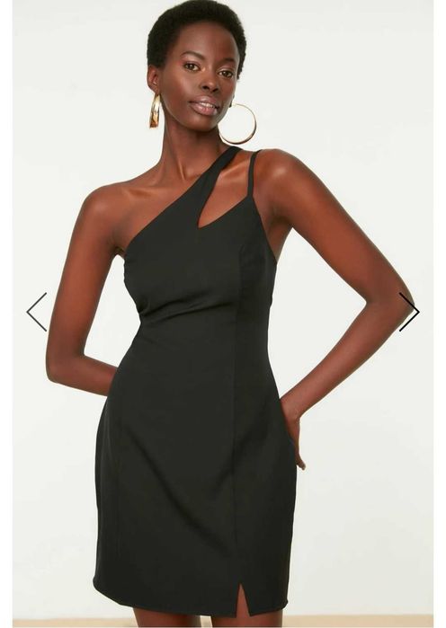 НОВА рокля с етикета