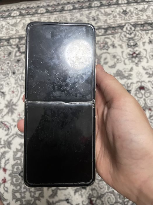 Galaxy Z Flip 3 5g сломаный