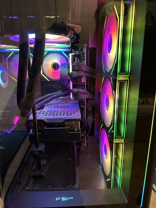 Геймърски компютър / ryzen 7 9800x3d , rtx 3070 , 32gb ram