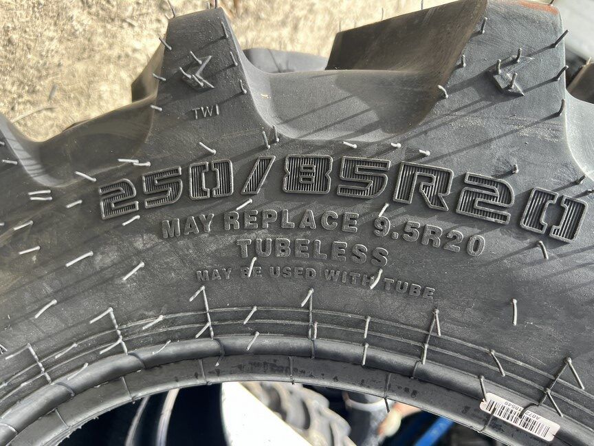 Anvelopa 250/85 R20 CEAT FARMAX R85 119A8/116D TL (9.5R20)  Cauciucuri tractor, Fiat, Case, Fendt, John Deere, New Holland, Massey Ferguson, UTB   Cau