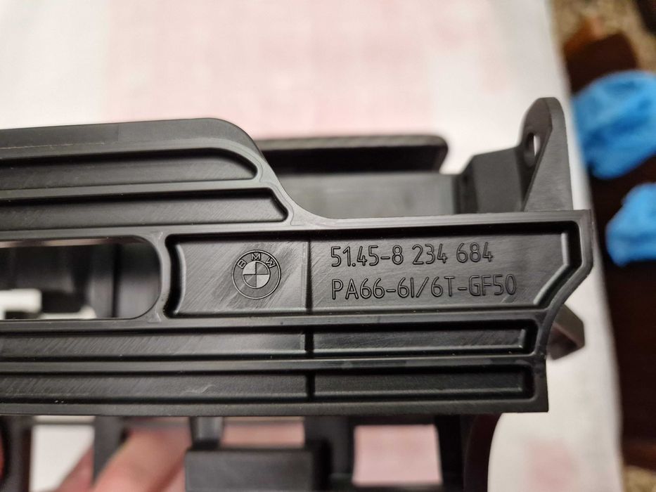 Продавам рамка с карбонова лайсна/капаче за радио на БМВ е39