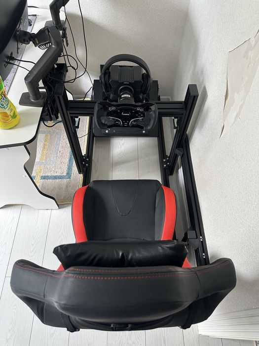 MOZA R5 + cockpit