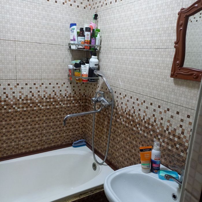 Uy sotiladi 3 xona yevro remont