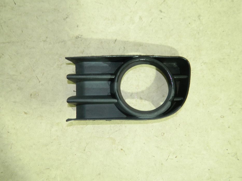 Grila proiector partea stanga, Renault Megane 2, 2002, 2003, 2004, 2005, 2006, 2007, 2008,, 8200115117