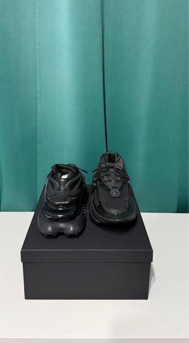 Balmain Unicorn Black