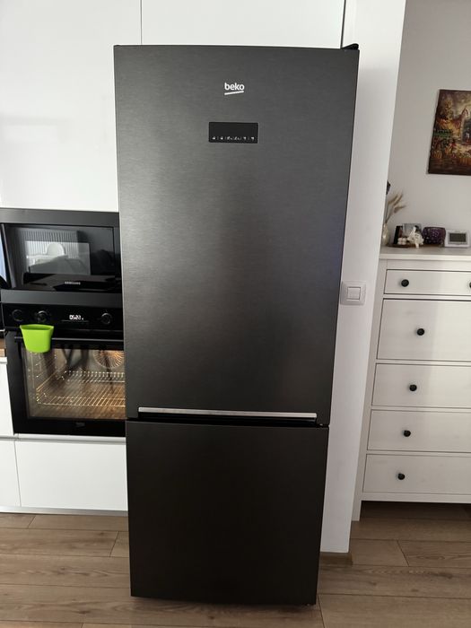 Frigider Beko defect
