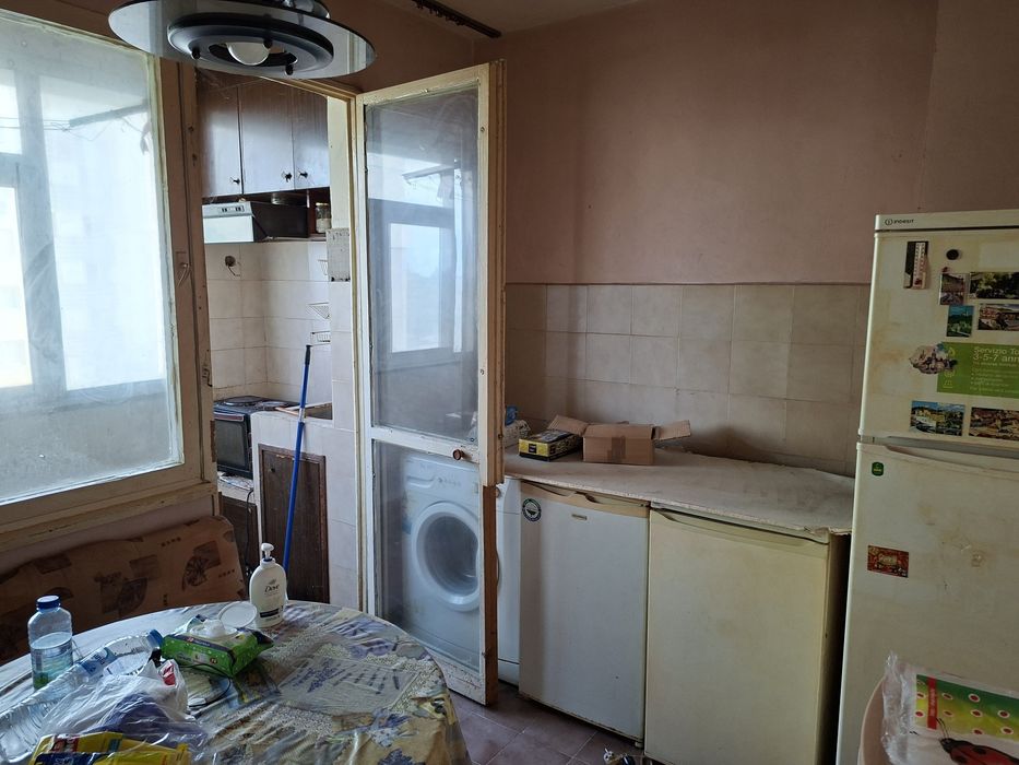 Продава двустаен  до Енерго