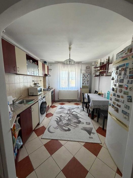 Apartament cu doua camere decomandat , mobilat si utilat