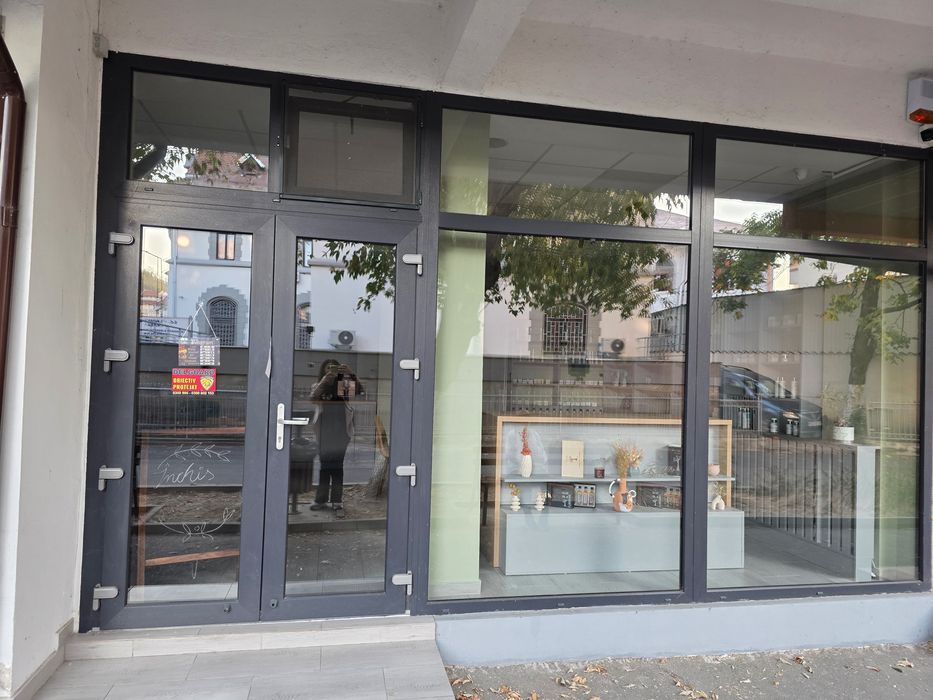 Spatiu comercial de inchiriat centru Rm Valcea Centru