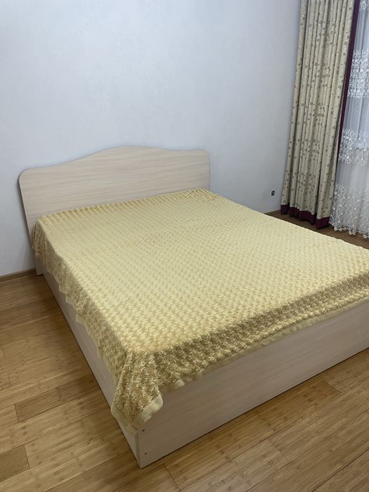 Двухспальный кроват