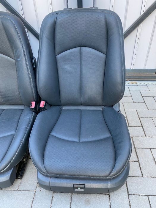 Передние сиденья на Мерседес W211