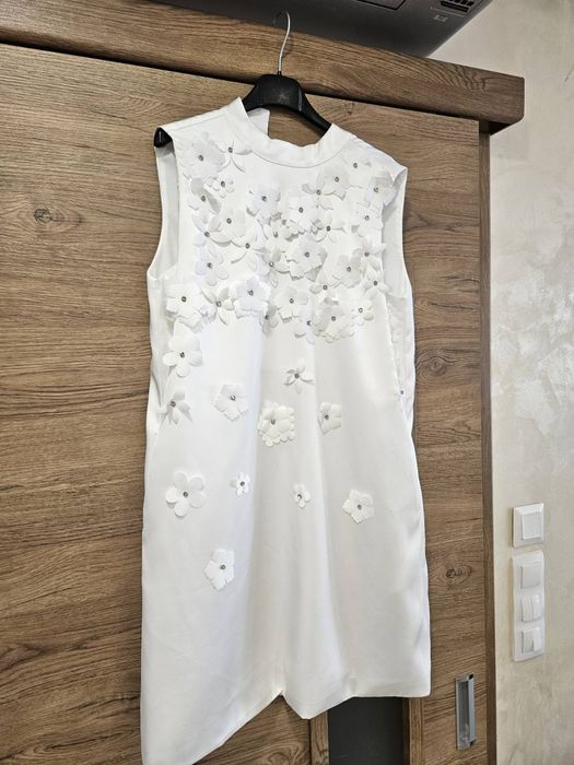 Бяла Рокля - LORELY