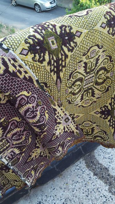 Предлагам пътеки, килим и "Албена", изтъкани от домашна вълнена прежда