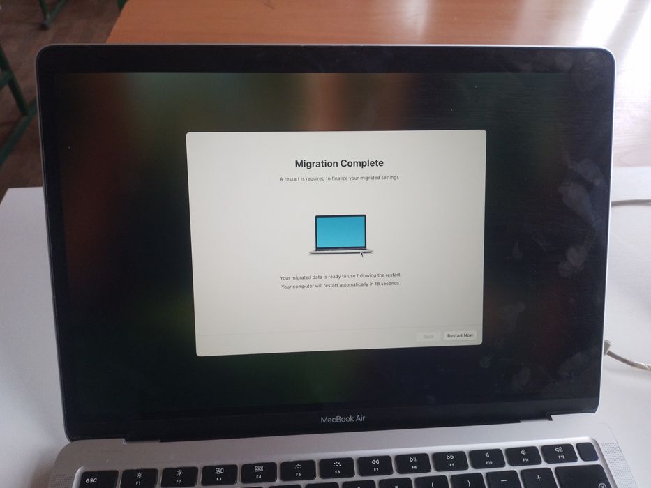 Macbook air 13,3