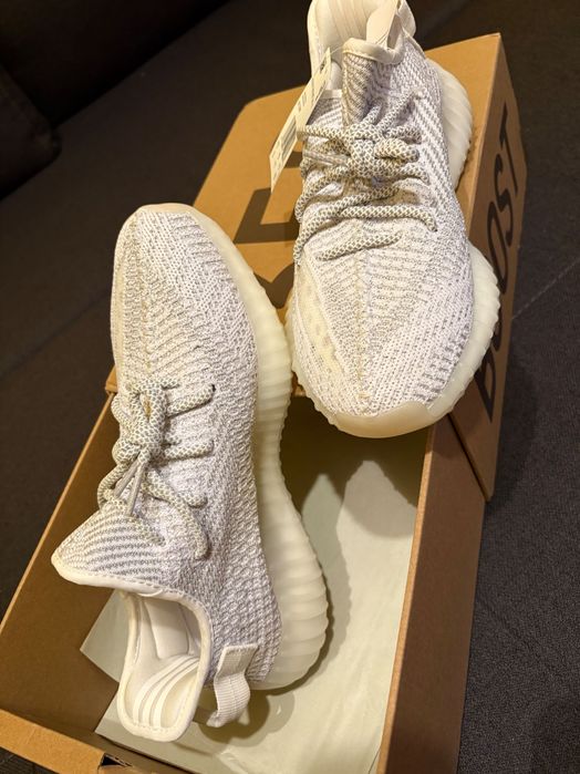 Yeezy Boost 350 v2 Static ‘42 2/3’