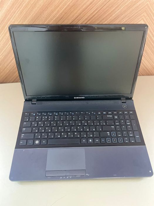 Ноутбук  SAMSUNG