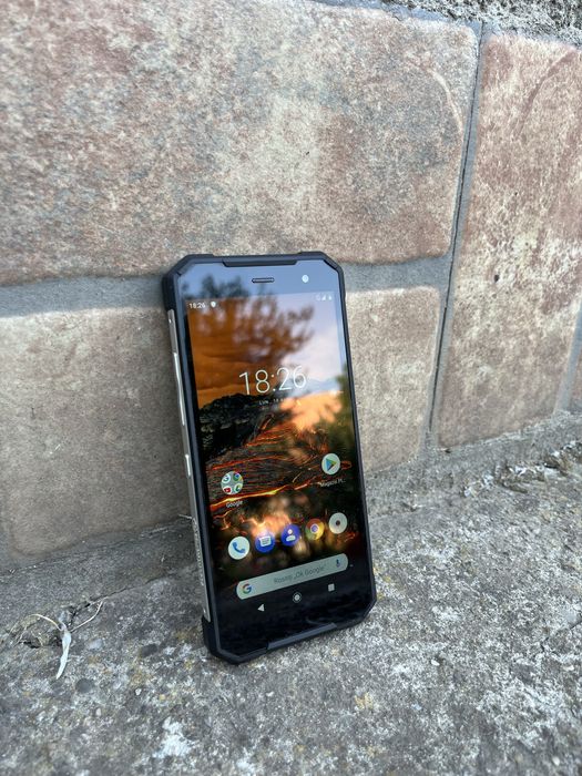 Hummer Expolrer telefon robust conecput sa reziste