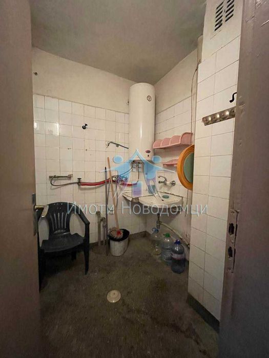 Продава се Двустаен апартамент в Шумен, Пазара - 68 кв.м за 1050 €/кв.м - Снимка #4