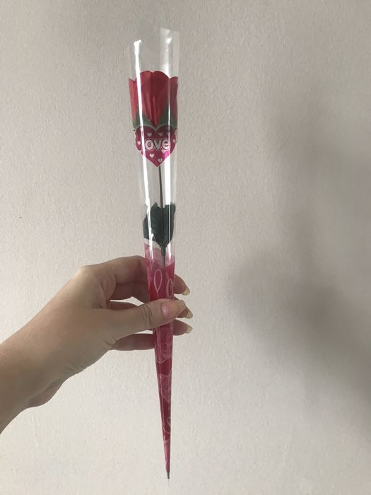 Розы из мыла в подарочной упаковке