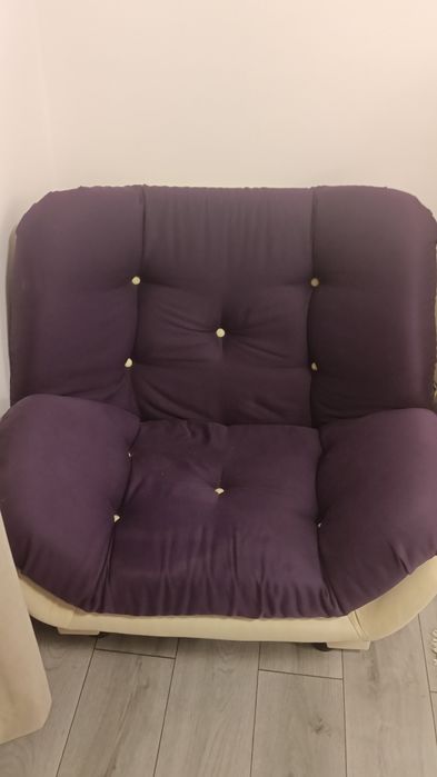 Vând canapea cu 2 fotolii pliabila