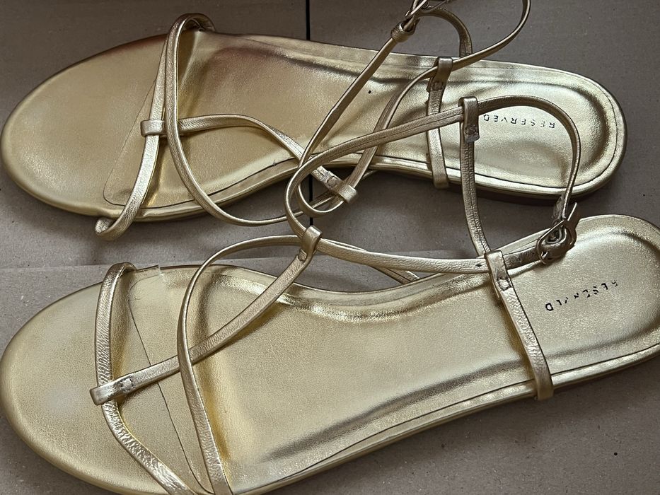 Разпродажба! Сандали Rezerved - златни