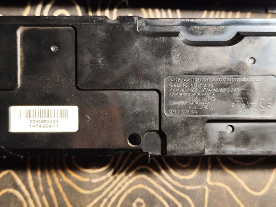 Surse  PS4 Originale (N14-240P1A / ADP-200ER)