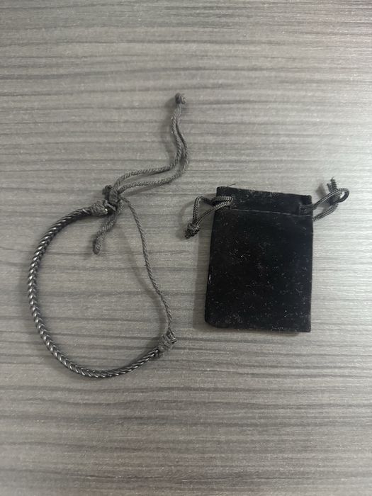 Brățară reglabilă cu șnur și bară metalică, gri