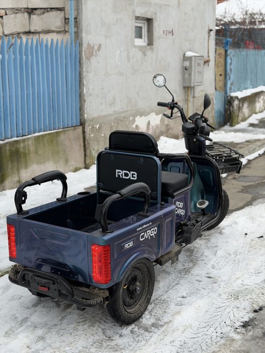 Vand triciclu electric