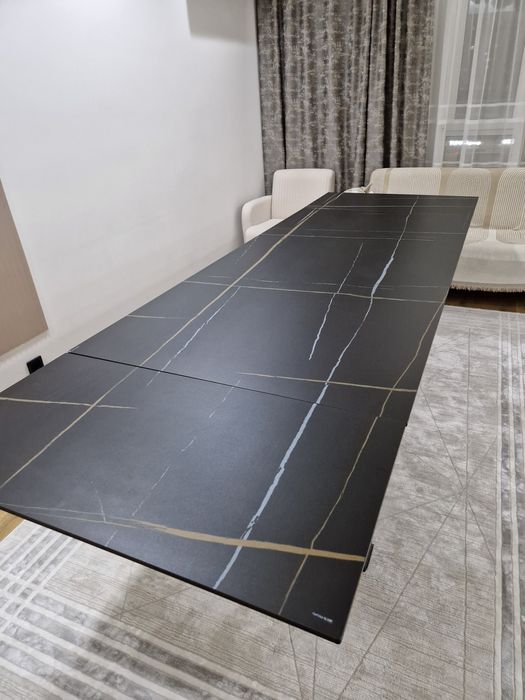 Стол для гостиной