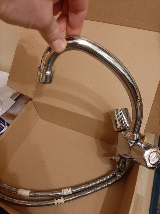 Продавам кухненски смесител стоящ на Видима