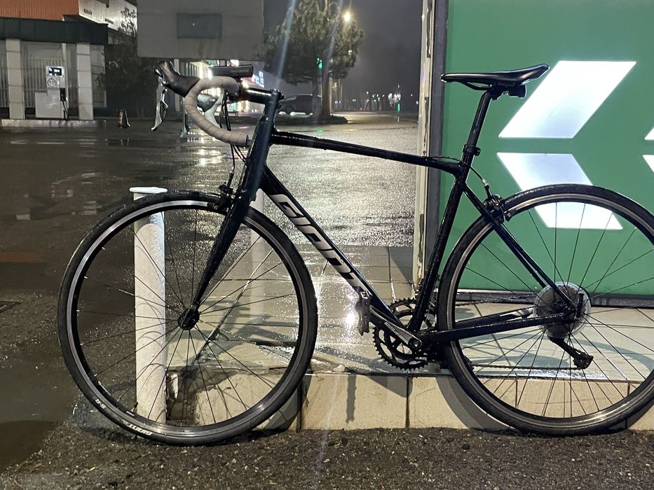 Шоссейный велосипед giant