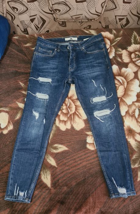 Blugi Denim ca noi fără etichetă