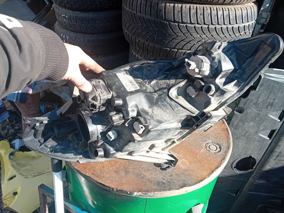 Ляв фар peugeot 107 face