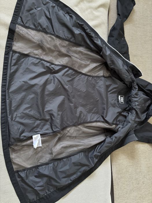 Тънко яке/горнище Helly Hansen