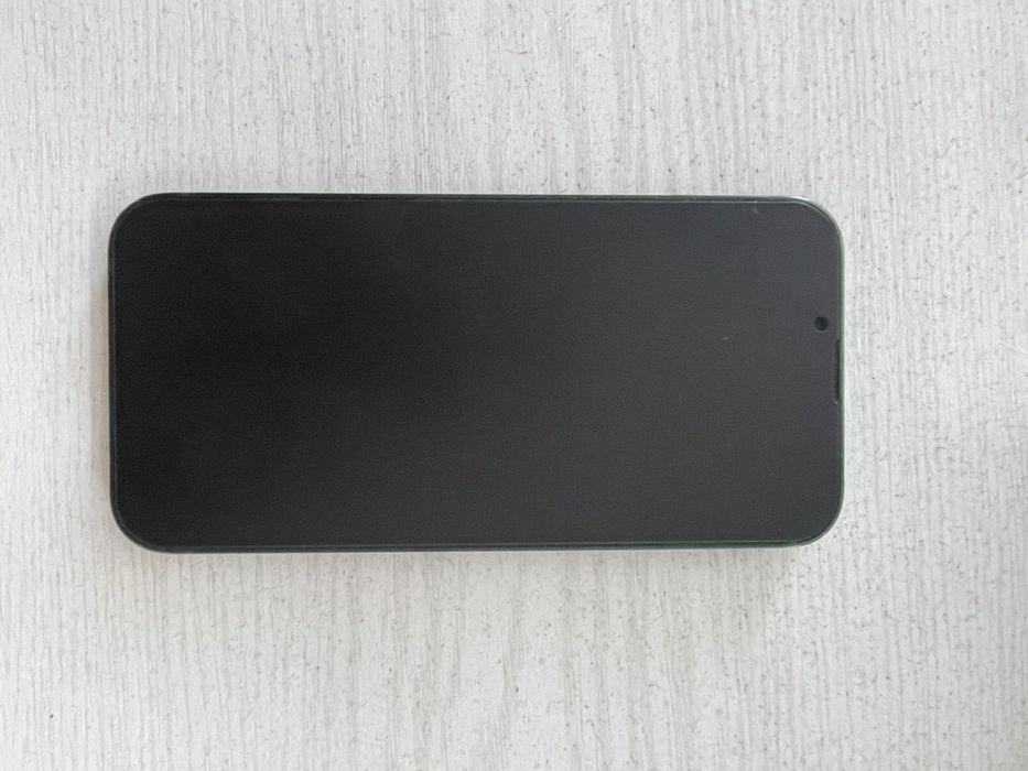 Продам Iphone 13