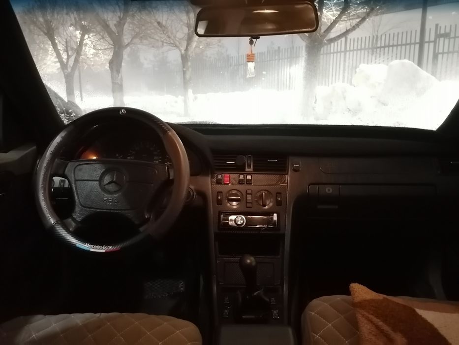 Продается Mercedes benz C class 220