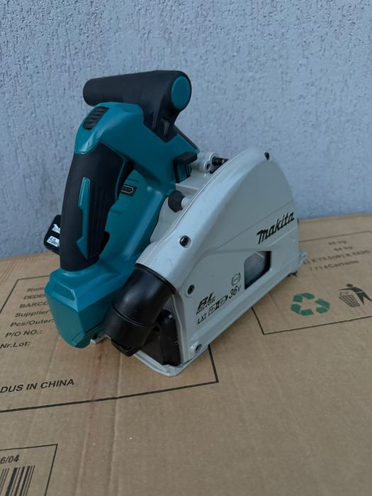 Circular cu plonjare Makita DSP 600